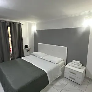 Gradoniroom26 , Napoli Italia